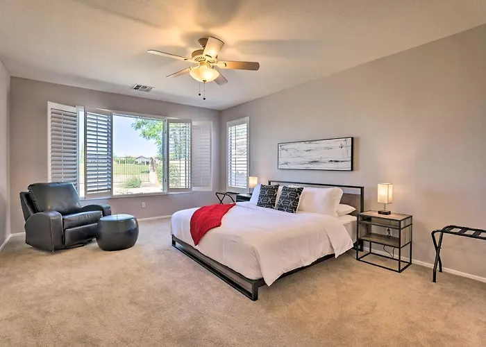 Golfer's Oasis! San Tan Valley W/ Pool Access *