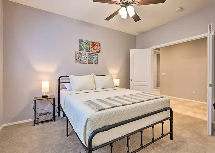 Golfer's Oasis! San Tan Valley W/ Pool Access *